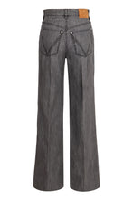 Load image into Gallery viewer, Wide-leg jeans
