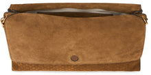 Load image into Gallery viewer, Shoulder bag in suede with large chain
