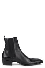 Load image into Gallery viewer, Chelsea boots in leather

