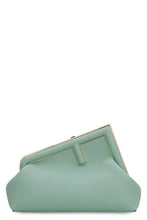 Carica l'immagine nel visualizzatore di Gallery, Clutch Fendi First in pelle
