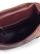 Carica l'immagine nel visualizzatore di Gallery, Borsa a spalla Flap in pelle
