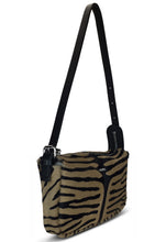Carica l'immagine nel visualizzatore di Gallery, Borsa a spalla Zip Top in cavallino
