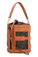 Carica l'immagine nel visualizzatore di Gallery, Borsa a secchiello Fendi Step Out in canvas
