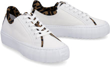 Carica l'immagine nel visualizzatore di Gallery, Sneakers Fendi Force in tela
