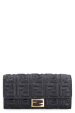 Carica l'immagine nel visualizzatore di Gallery, Wallet on chain Baguette in pelle
