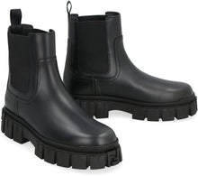 Carica l'immagine nel visualizzatore di Gallery, Chelsea boots Fendi Force in pelle
