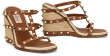 Carica l'immagine nel visualizzatore di Gallery, Sandalo Zeppa Rockstud In Vitello Con Ricamo Cornely
