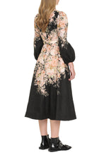 Carica l&#39;immagine nel visualizzatore di Gallery, Abito Illustration Buttoned in lino
