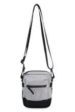 Carica l'immagine nel visualizzatore di Gallery, Laptop case in nylon con logo

