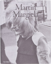 Carica l'immagine nel visualizzatore di Gallery, Libro Martin Margiela: The Women's Collections 1989-2009
