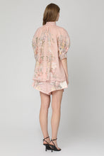 Carica l'immagine nel visualizzatore di Gallery, Blusa Waverly con fantasia floreale
