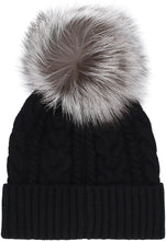 Carica l'immagine nel visualizzatore di Gallery, Cappello in maglia tricot con pom-pon
