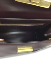 Load image into Gallery viewer, Hourglass Avenue Small handbag in leather
