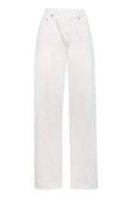 Load image into Gallery viewer, Criss Cross5-pocket straight-leg jeans
