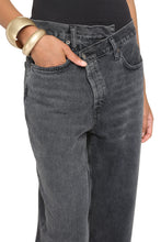 Load image into Gallery viewer, Criss Cross jeans
