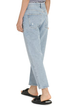 Load image into Gallery viewer, 90's cropped jeans
