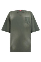 Carica l'immagine nel visualizzatore di Gallery, T-shirt con tasca
