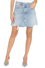 Carica l'immagine nel visualizzatore di Gallery, Minigonna Criss Cross in denim
