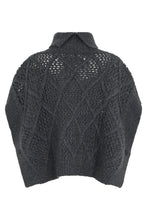Carica l'immagine nel visualizzatore di Gallery, Poncho in maglia traforata
