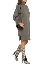 Carica l&#39;immagine nel visualizzatore di Gallery, Abito dolcevita in maglia
