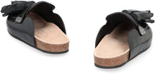 Carica l'immagine nel visualizzatore di Gallery, Mules Tassel in pelle
