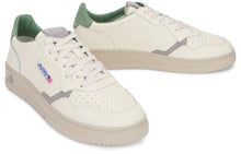 Load image into Gallery viewer, Sneakers Medalist low-top in leather

