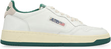 Load image into Gallery viewer, Medalist Low-top sneakers

