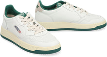 Load image into Gallery viewer, Medalist Low-top sneakers
