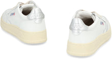 Carica l'immagine nel visualizzatore di Gallery, Sneakers low-top Medalist in pelle
