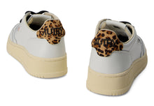 Carica l'immagine nel visualizzatore di Gallery, Sneakers con dettagli leopardati
