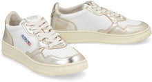 Carica l'immagine nel visualizzatore di Gallery, Sneakers low-top Medalist in pelle
