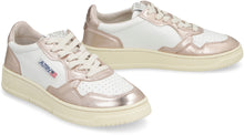 Carica l'immagine nel visualizzatore di Gallery, Sneakers low-top Medalist in pelle
