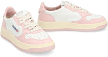 Carica l'immagine nel visualizzatore di Gallery, Sneakers Medalist in pelle
