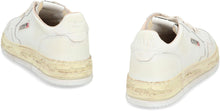 Carica l'immagine nel visualizzatore di Gallery, Autry x Maison Mihara Yasuhiro General Scale - Sneakers low-top Medalist in pelle
