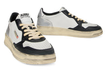 Carica l'immagine nel visualizzatore di Gallery, Sneakers con suola alta
