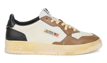 Carica l'immagine nel visualizzatore di Gallery, Sneakers con suola alta
