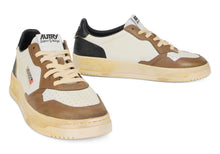Carica l'immagine nel visualizzatore di Gallery, Sneakers con suola alta
