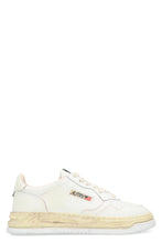 Load image into Gallery viewer, Medalist low-top sneakers
