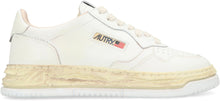 Load image into Gallery viewer, Medalist low-top sneakers
