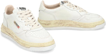 Load image into Gallery viewer, Medalist low-top sneakers
