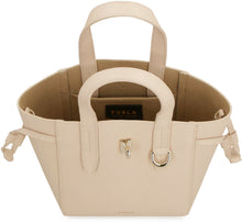 Carica l'immagine nel visualizzatore di Gallery, Mini tote bag Net in pelle martellata
