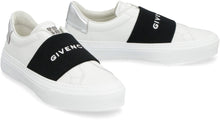 Carica l'immagine nel visualizzatore di Gallery, Sneakers low-top in pelle con banda elstica
