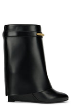 Load image into Gallery viewer, Shark Pinch boots in leather
