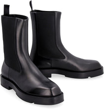 Carica l'immagine nel visualizzatore di Gallery, Chelsea boots Squared in pelle
