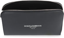 Carica l'immagine nel visualizzatore di Gallery, Clutch in pelle con logo
