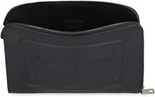 Carica l'immagine nel visualizzatore di Gallery, Pochette in pelle
