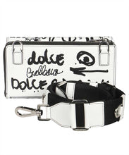 Carica l'immagine nel visualizzatore di Gallery, Mini-bag in pelle stampata
