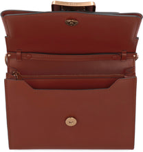 Carica l'immagine nel visualizzatore di Gallery, Buckle Travel Case in pelle con tracolla
