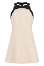Load image into Gallery viewer, Flared dress with bow
