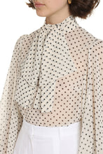 Carica l'immagine nel visualizzatore di Gallery, Blusa in crêpe con fiocco
